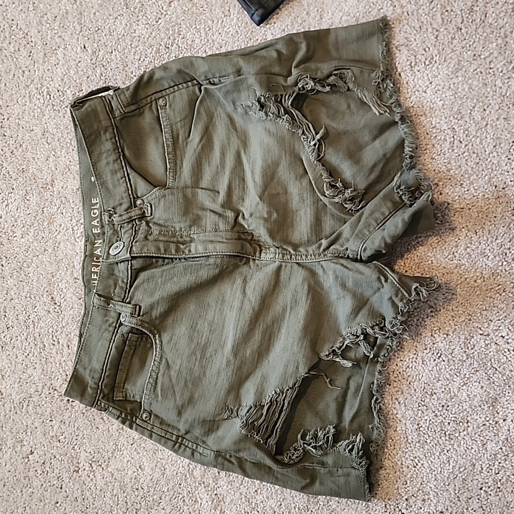 American Eagle Highest Rise Mom Short